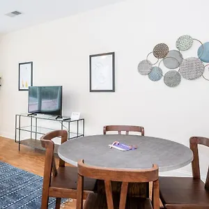 Viagem Studio In Top Location With Parking Apartment