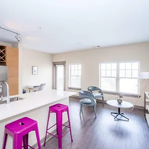 Urban 1br In Uptown Area With Gym And Balcony Apartment