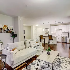 Frontdesk Berkshire Dilworth Apts Midtown Apartment