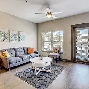 Frontdesk Cedar Flats Apts Uptown Apartment