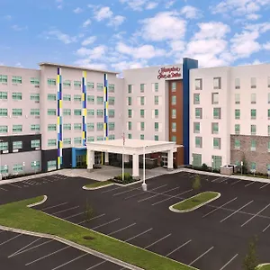 Hampton & Airport Pointe Hotel