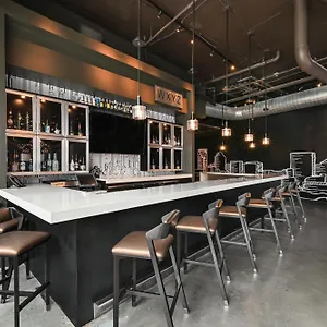 2* Hotel Aloft Center